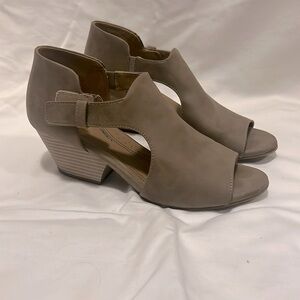 Soul Naturalizer Daya Stacked Heel Open Toe Sandals Mushroom Faux Suede